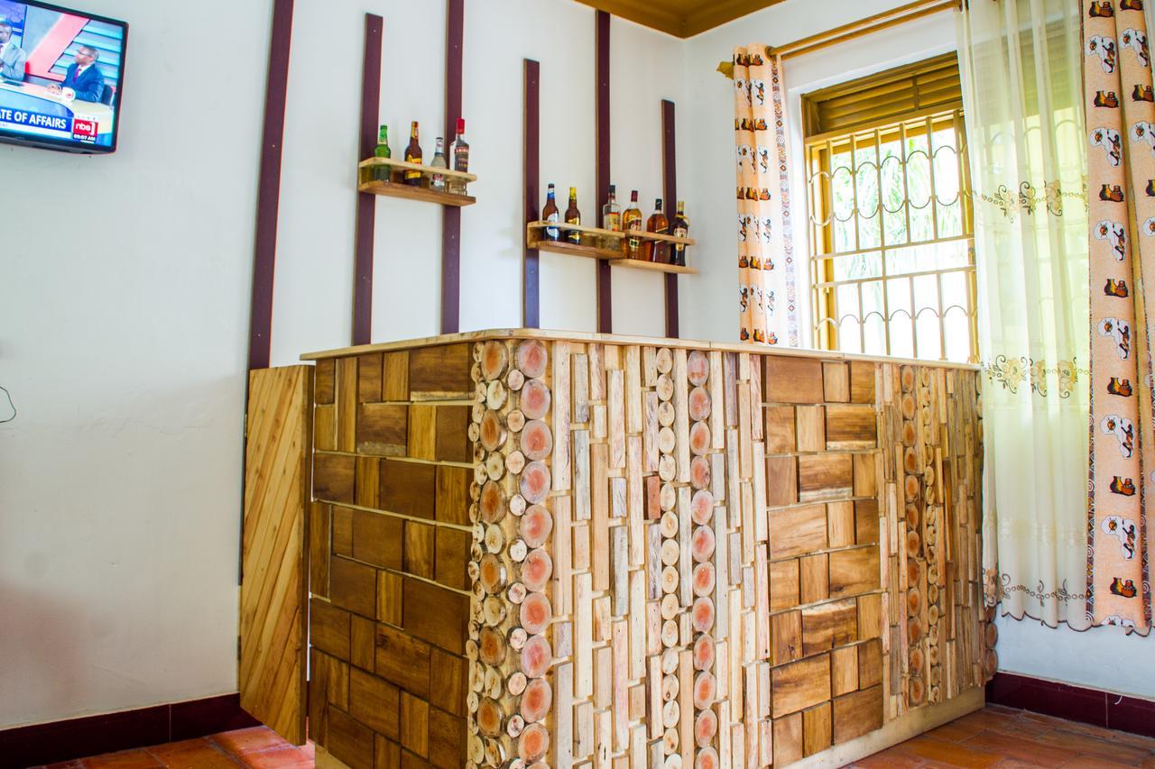 Queen Elizabeth Pvt Lodge Kichwamba Exterior photo