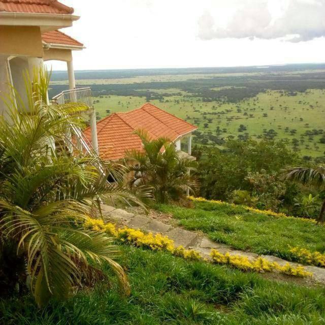 Queen Elizabeth Pvt Lodge Kichwamba Exterior photo